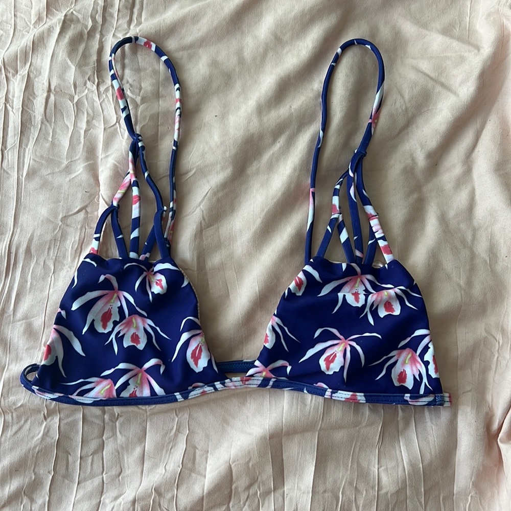 Acacia top in island orchid size L 🌊🌸💙